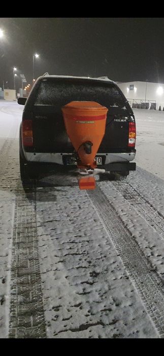 Piaskarka solarka posypywarka na hak