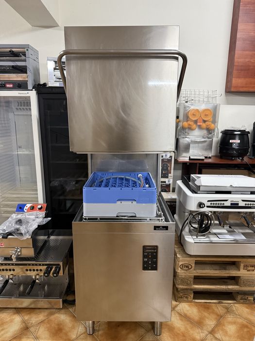 Maquina de lavar loiça  industrial Magnus Capota Bascula