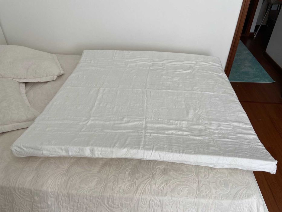 Colchão 1,2 metros por 1,2 metros adequado para bebés