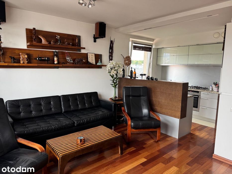 Oferta sprzedaży pięknego dwupoziomowego apartamentu. W pobliżu lasu.