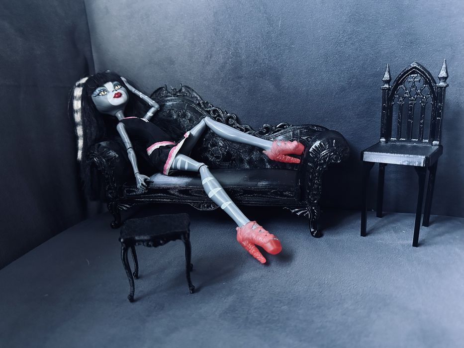 Набір меблів для Monster High Draculaura | готичний диван, стілець, столик