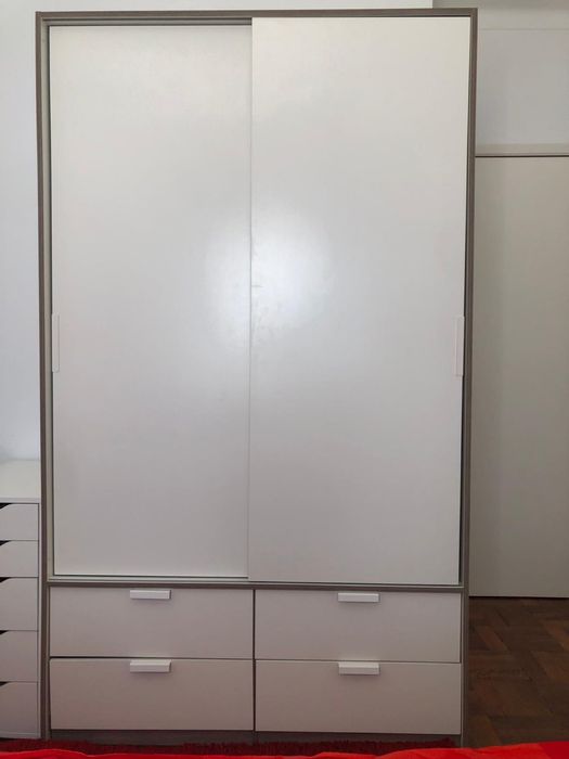 Roupeiro branco