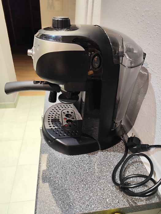 Sprzedam ekspres kolbowy DeLonghi