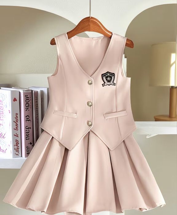 Набір, костюм з жакетом та спілничкою