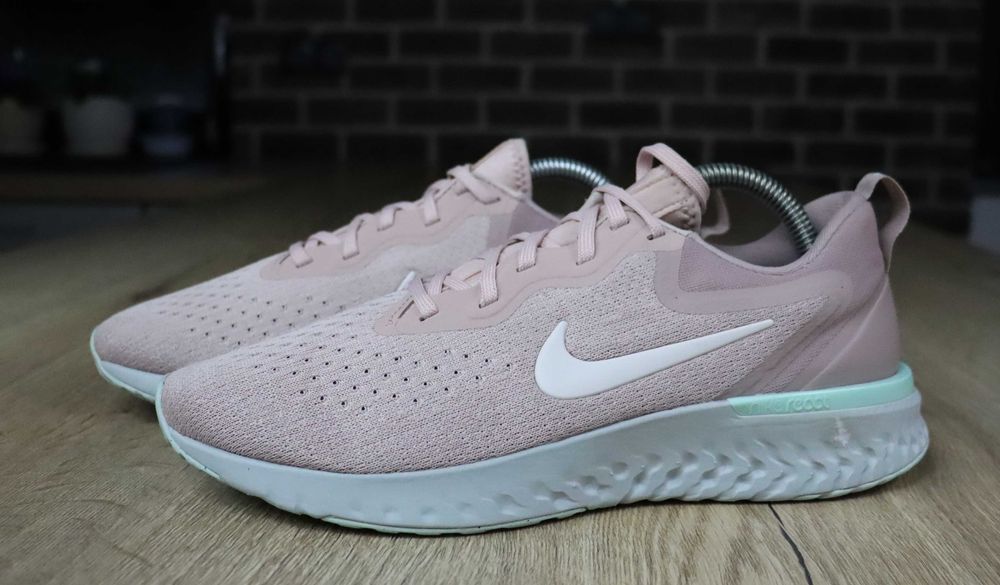 Nike Odyssey React damskie sneakersy 41 ( 26,5 cm)