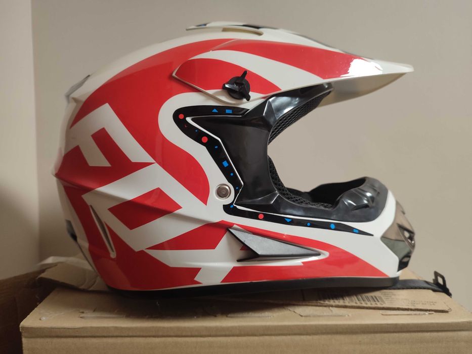 Kask do roweru, crossowy dla enduro lub mtb marki FOX