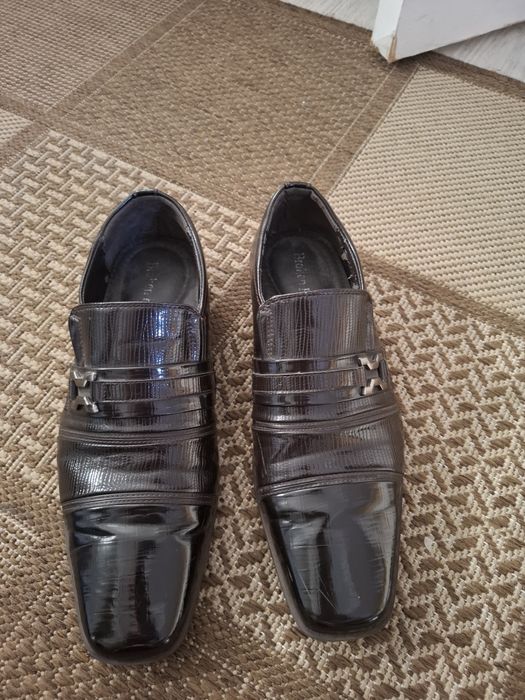 Sapato quase novo tamanho 41 ideal para quem quer andar no estilo