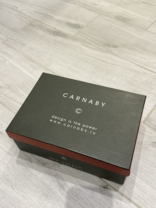 Нові туфлі з натуральної шкіри. 38р. Чорного кольору. Італія.