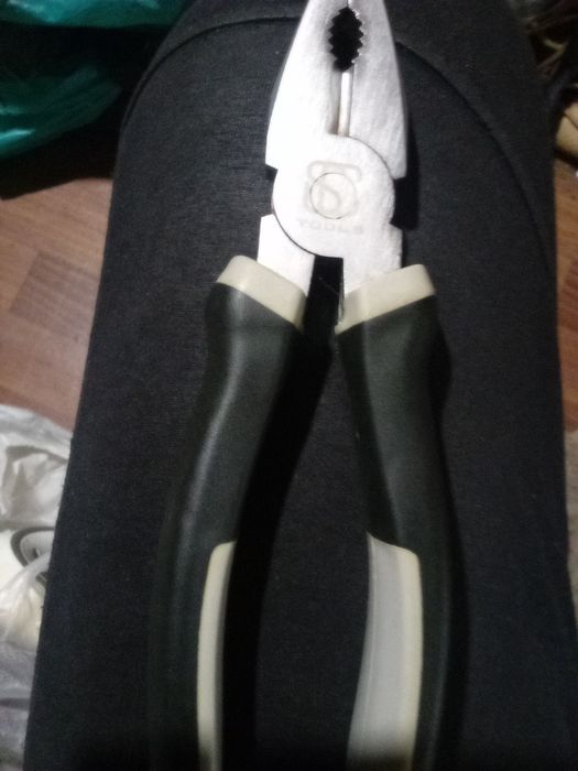 Продам новые пласкогубцы