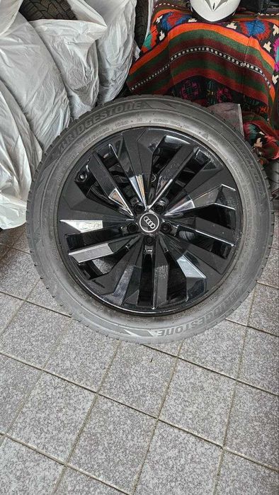 Диски на Ауді E-Tron 255 50 R20 Bridgestone