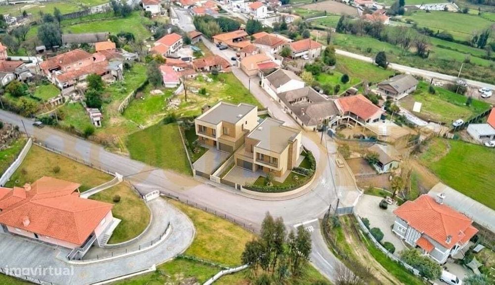 Terreno de construção em Galegos