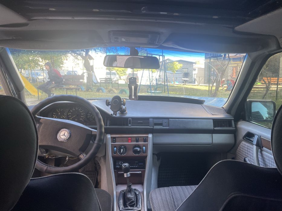 Mercedes-Benz W124 2.0