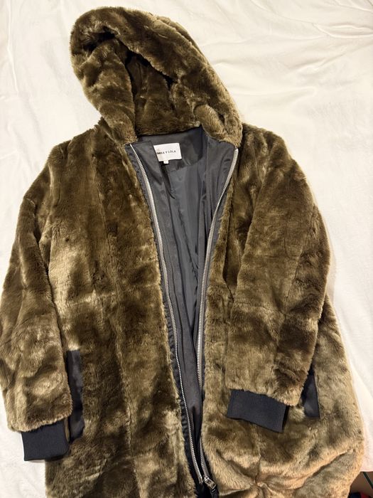 Casaco pêlo com capuz Bimba & Lola