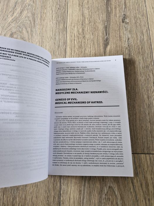 Trzy Siostry Lęku: Agresja, Nienawiść i Trauma