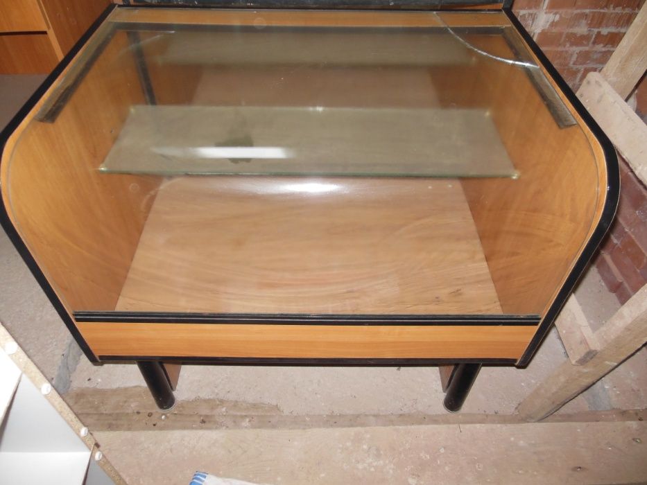 прилавок скляний