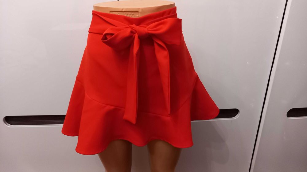 ZARA р. S 44 46 шорты - юбка стрейч красная с бантом