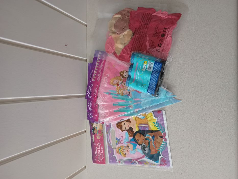 Zestaw urodzinowy disney księżniczki, torby, balony,confetti, girlanda