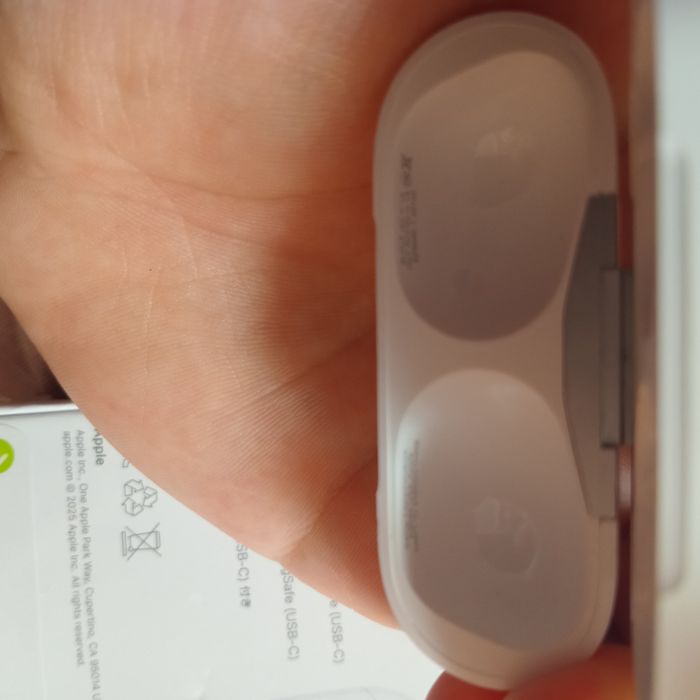 Нові Apple AirPods Pro 2