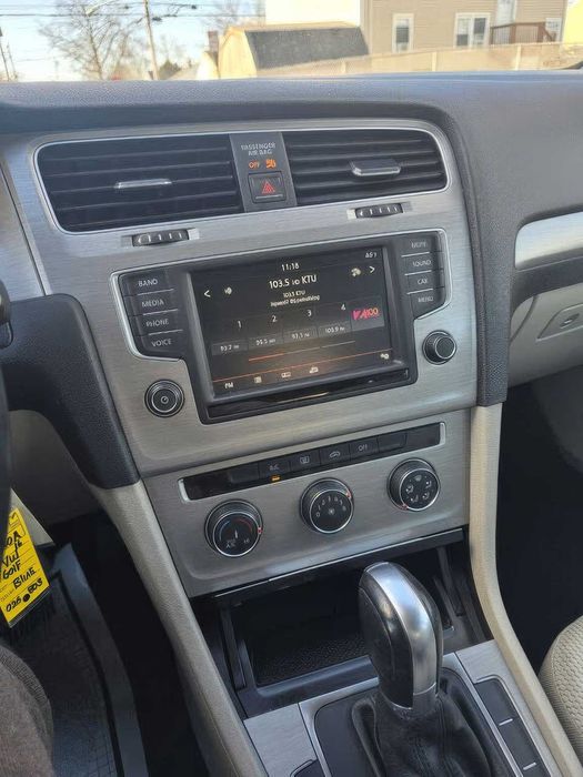 Volkswagen Golf S      2015