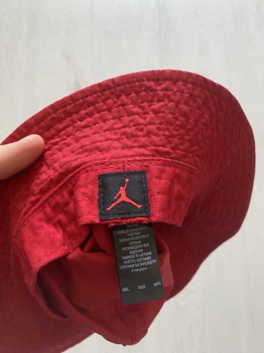 Красная панама jordan