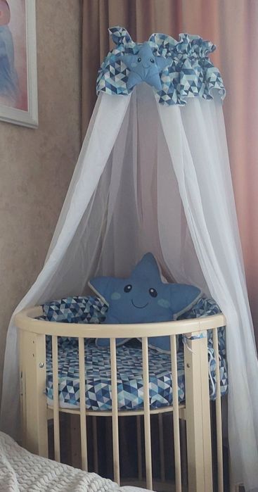 Ліжечко дитяче підходить від 0 до 4 років. Стан ідеальний в комплекті