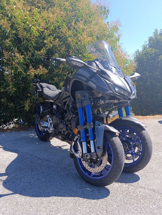 Yamaha Niken MT 09