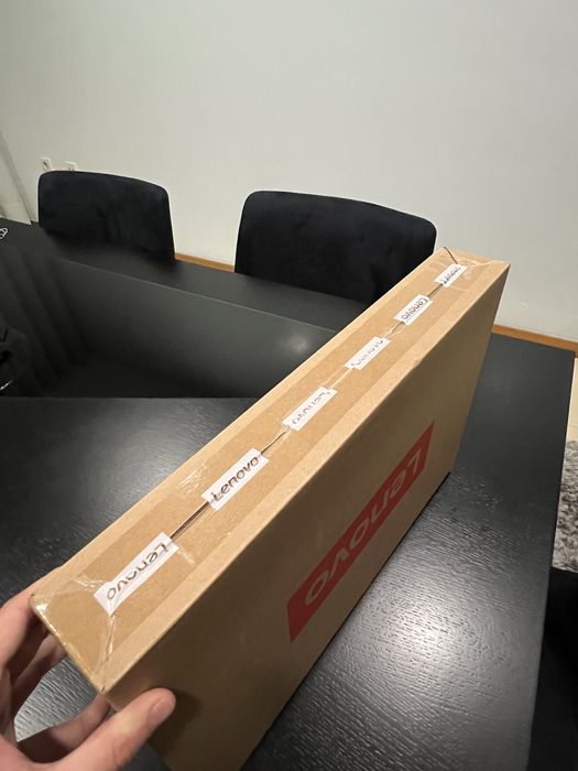 Portatil Lenovo IdealPad Slim 3 15IAN8.