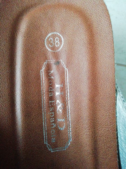 Sandálias prateadas n°38