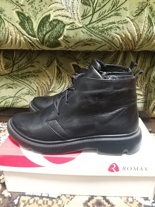 Жіночі шкіряні ботинки