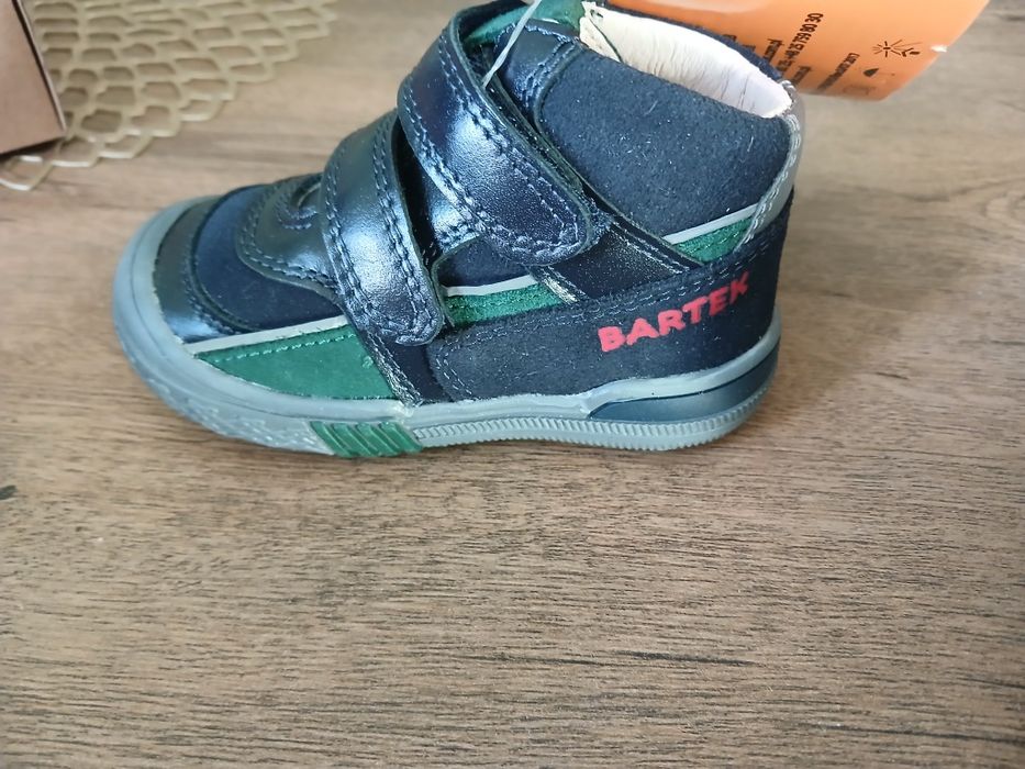 NOWE Buty niemowlęce BARTEK rozmiar 20