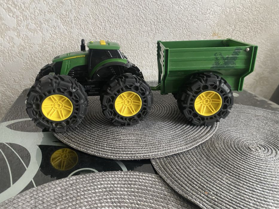 Продам трактор John Deere Kids Monster Treads
