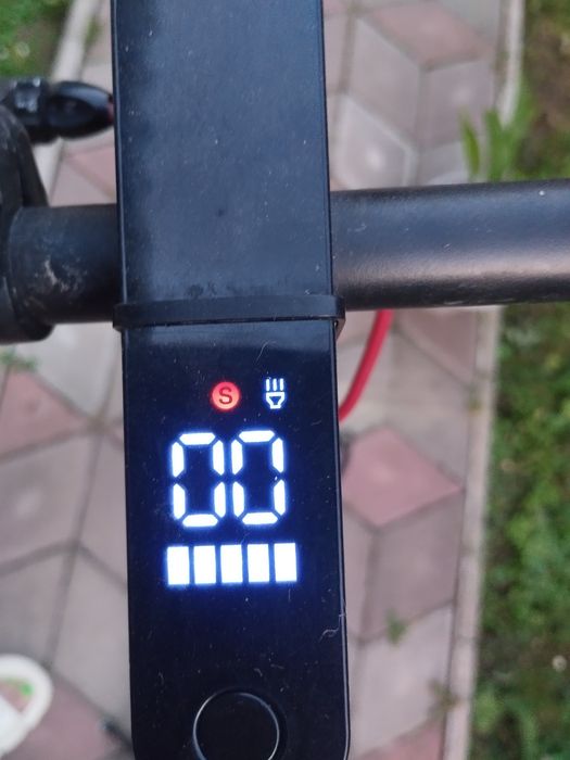 Продам електро самокат Crosser N9