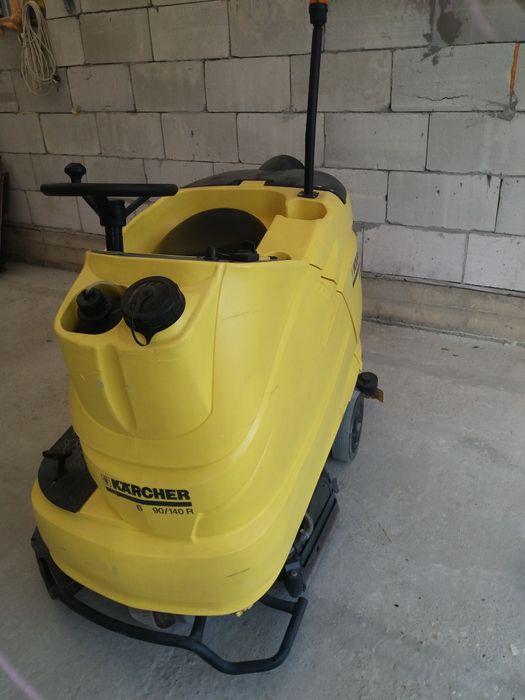 підлогомиюча машина поломоечная  машина  HAKO B 45CL. KARCHER BR90/14