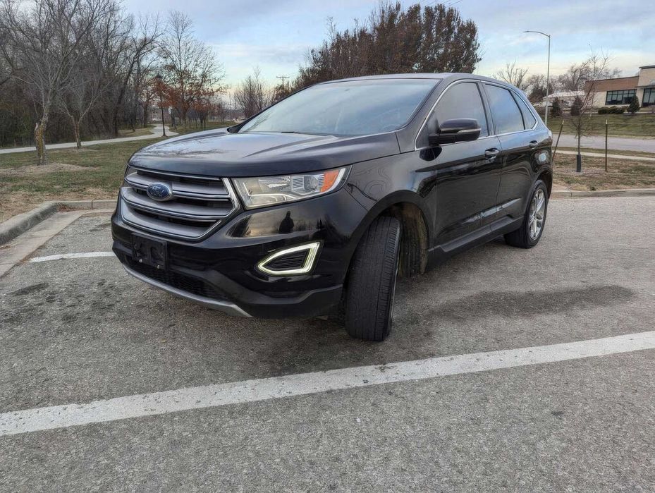 Ford Edge Titanium      2017