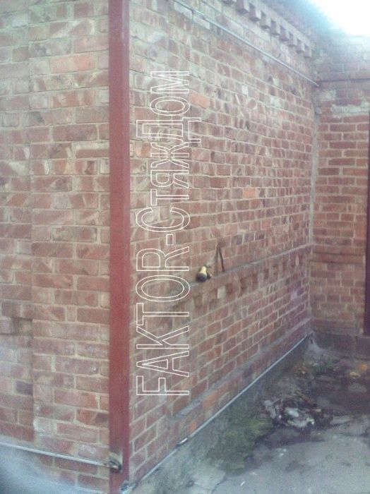 Стяжка та зміцнення стін будинків. Верхньодніпровськ.