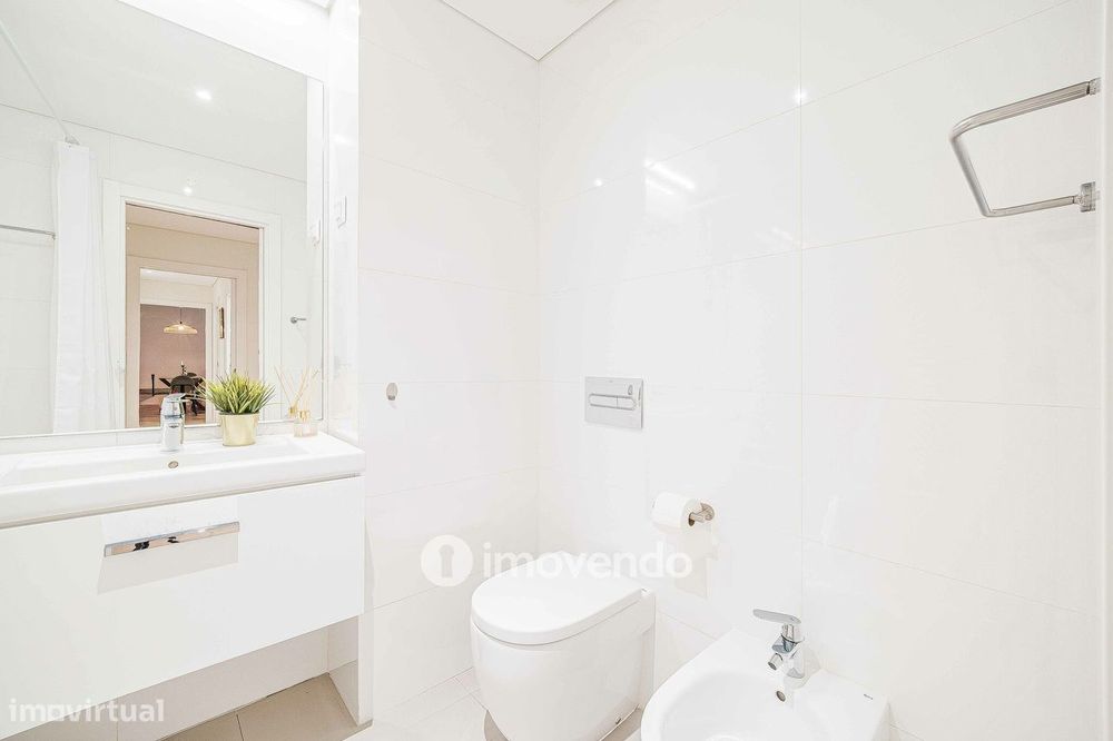 Apartamento T2 moderno, com estacionamento, na Alta de Lisboa