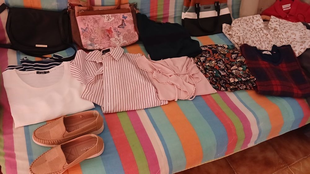 Lote 15 peças roupa senhora e malas, Bom estado