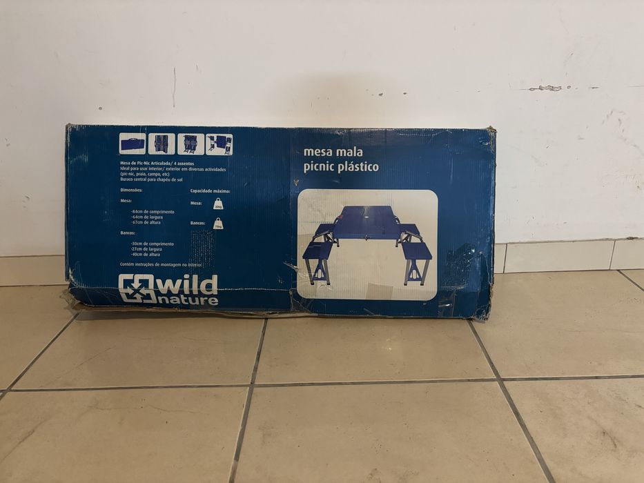 Mesa piquenique em bom estado