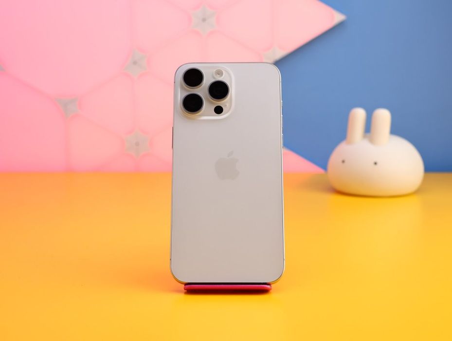 Смартфон Apple iPhone 15 Pro Max 256GB White (172063) Б/У З ГАРАНТІЄЮ