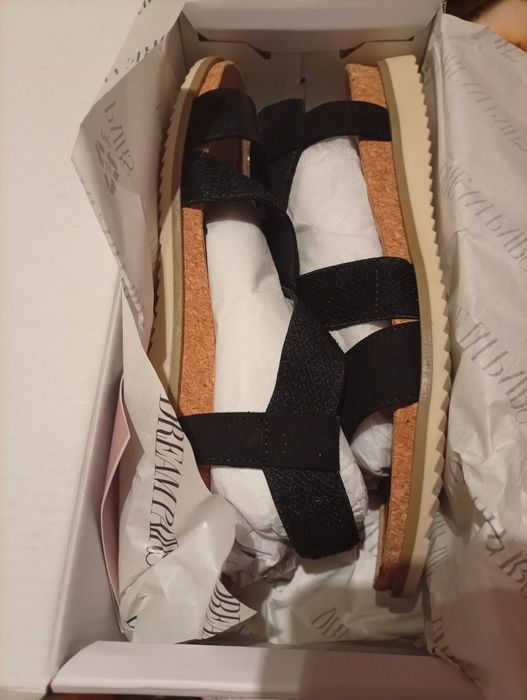 Sandálias confortáveis de mulher