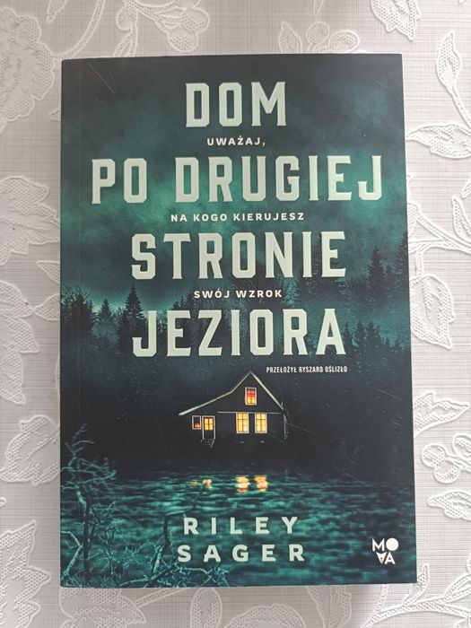 Książka " Dom po drugiej stronie jeziora "