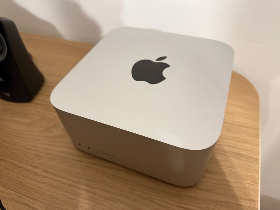 M4 Max Studio Apple