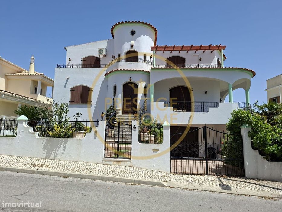 Moradia de T5 com Vista Mar em Loulé
