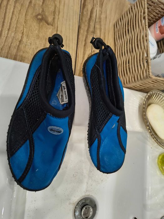 Buty do plywania