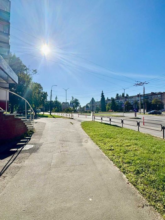 Комерційне приміщення, ФАСАД, р-н Круг, пр-т Перемоги (A11)