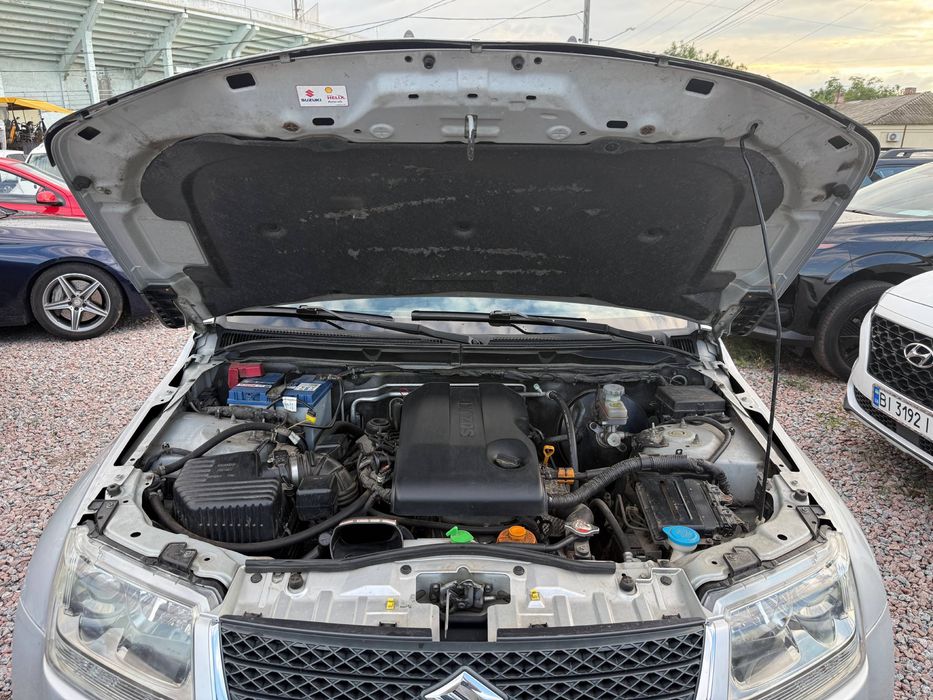 Офіційна Suzuki Grand Vitara! Не фарбована! 2.4 газ/бензин!