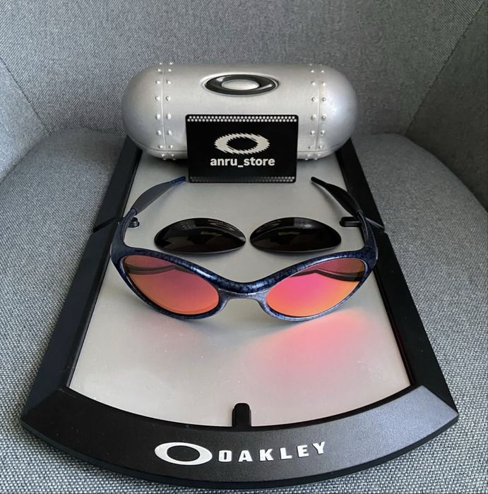 Oakley окуляри сонцезахисні