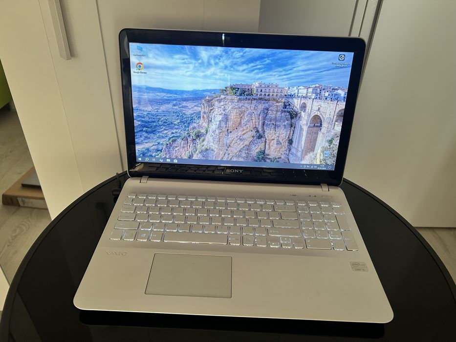 Laptop Sony Vaio SVF1521P6EW