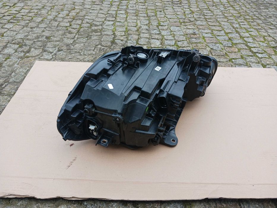 Lampa FULL Led Prawa Prawy BMW F40 CZARNA Shadow Line