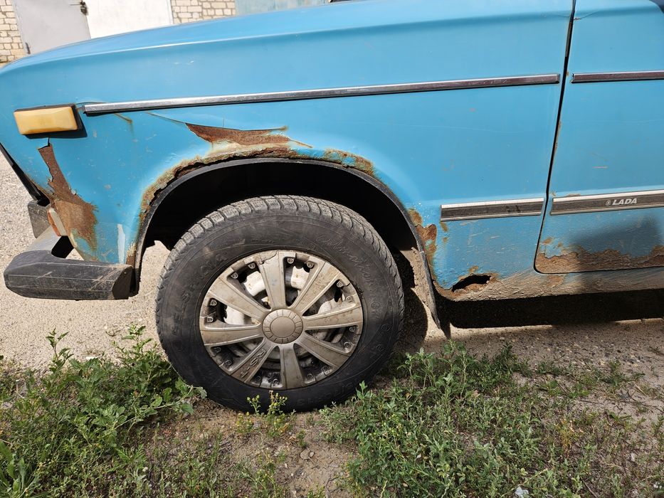 Легковий автомобіль ВАЗ 2106